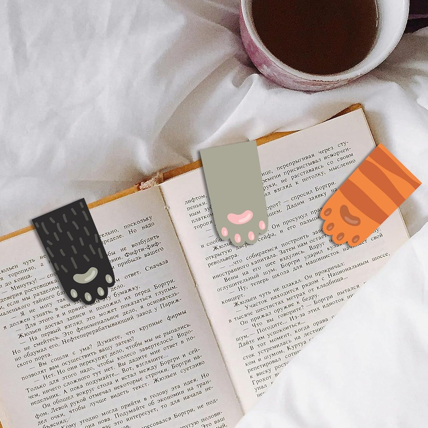 cat magnetic bookmark feature and material detail